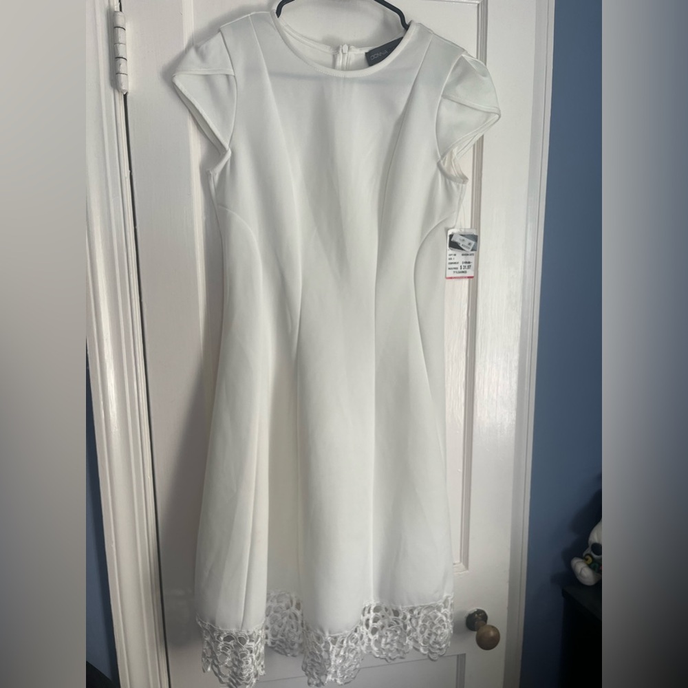 Donna Ricco White Capsleeve Girls Formal Dress